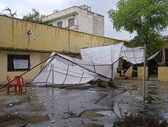 Rajasthan Lok Sabha Election 2024: कोटा में तेज आंधी और बारिश से मतदान केंद्रों पर व्यवस्था ध्वस्त, देखें तस्वीरें