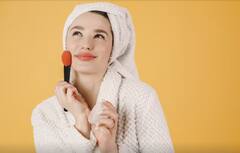 50ની ઉંમરે પણ યંગ દેખાશો, બસ યાદ રાખો આ 4 સ્કિન કેર ટિપ્સ