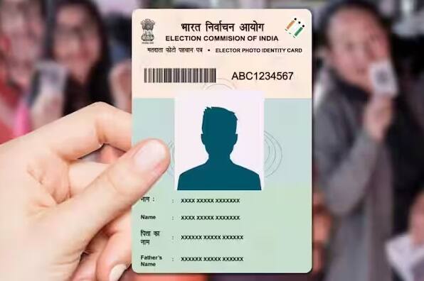 જો તમે પહેલીવાર મતદાન કરવા જઈ રહ્યા છો તો કદાચ તમને ખબર નહીં હોય કે મતદાન કરવા માટે ઓળખ કાર્ડ હોવું જરૂરી છે.