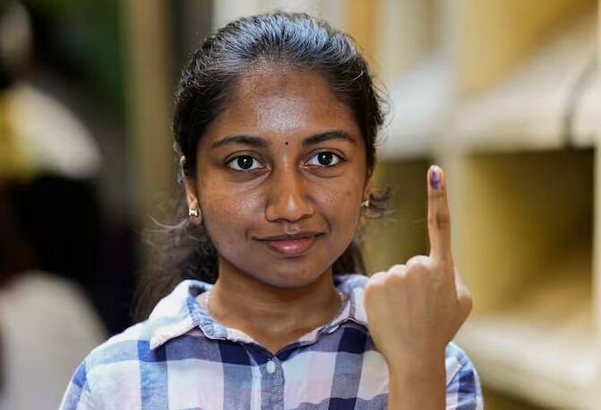 ભૂલથી પણ જો કોઈ વ્યક્તિનું નામ બે વાર યાદીમાં આવી જાય તો તે વ્યક્તિનો મત રદ ગણવામાં આવે છે. ભલે તે વ્યક્તિએ બે વાર મતદાન કર્યું હોય.