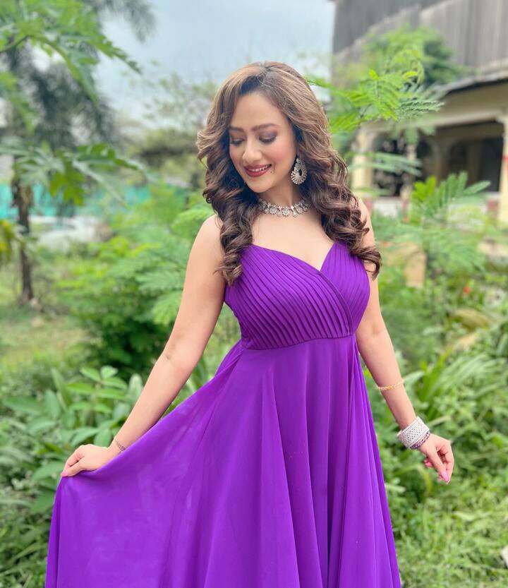 મદાલસાને શોમાં જેટલી સ્ટાઈલીશ બતાવાઈ છે તેના કરતાં રિયલ લાઈફમાં તે ઘણી સુંદર અને સ્ટાઈલીશ લાગે છે.