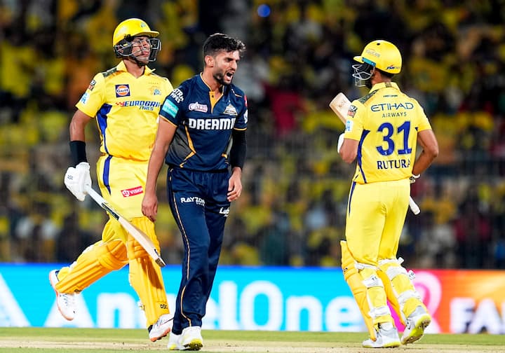 கடந்தாண்டு குஜராத் - சென்னை மோதியது. முதலில் பேட் செய்த குஜராத் 214 ரன்களை குவித்தது. மழை பெய்ததன் காரணமாக, டக்வொர்த்-லூயிஸ் முறையில் 15 ஓவருக்கு கொடுக்கப்பட்ட டார்கெட்டை (171) பூர்த்தி செய்து ஐந்தாவது முறை கோப்பையை வென்றது சென்னை அணி. (Photo Credits : PTI)