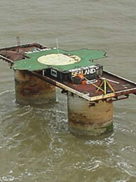 दुनिया के इस देश में रहते हैं 50 से भी कम लोग