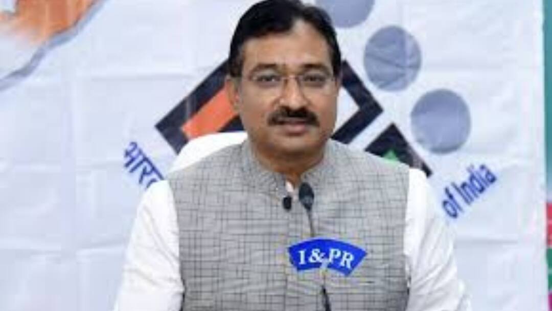 Andhra Pradesh News: ఈసీ కీలక నిర్ణయాలు- ఎన్నికల విధుల్లోకి అంగన్వాడీ, కాంట్రాక్ట్ ఉద్యోగులు- పింఛన్ల పంపిణీకీ సూచనలు Andhra Pradesh CEO Took key decision On pensions distribution and Anganwadi and contract employees for election duties Andhra Pradesh News: ఈసీ కీలక నిర్ణయాలు- ఎన్నికల విధుల్లోకి అంగన్వాడీ, కాంట్రాక్ట్ ఉద్యోగులు- పింఛన్ల పంపిణీకీ సూచనలు