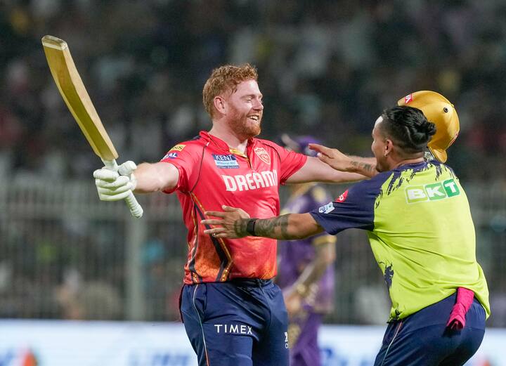 Jonny Bairstow, who came to open, scored 108* runs in 48 balls with the help of 8 fours and 9 sixes.  During this period his strike rate was 225.00.
