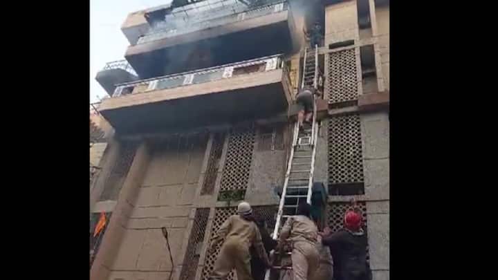 Fire Breaks Out In Delhi Residential Building, Firefighter Among 3 Wounded Fire Breaks Out In Delhi Residential Building, Firefighter Among 3 Wounded