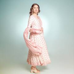 Aditi Rao Hydari : எங்கேயோ பார்த்த மயக்கம்..நடிகை அதிதி ராவ் ஹைதாரியின் அசத்தல் புகைப்படங்கள்!