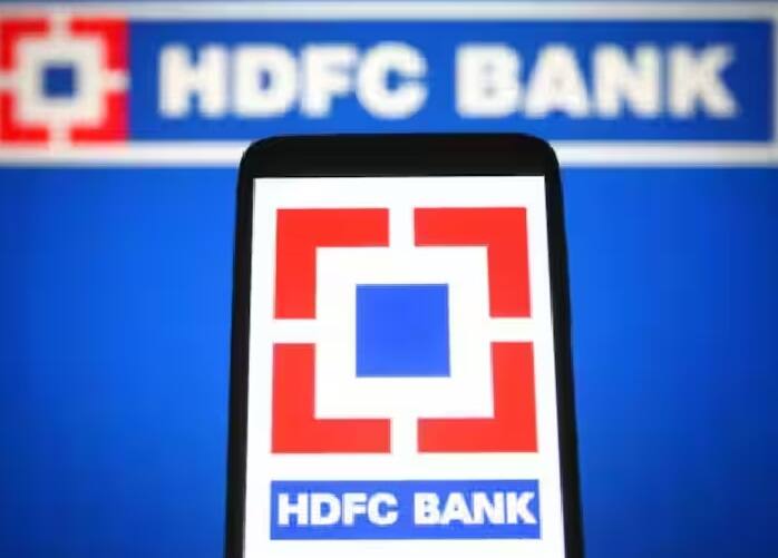HDFC બેન્કે તેની સ્પેશિયલ સિનિયર કેર એફડી માટેની સમયમર્યાદા 10 મે સુધી લંબાવી છે. 5 થી 10 વર્ષની આ FDમાં રોકાણ કરવાથી વરિષ્ઠ નાગરિકોને વધારાના 0.75 ટકા વ્યાજ દરનો લાભ મળી રહ્યો છે.