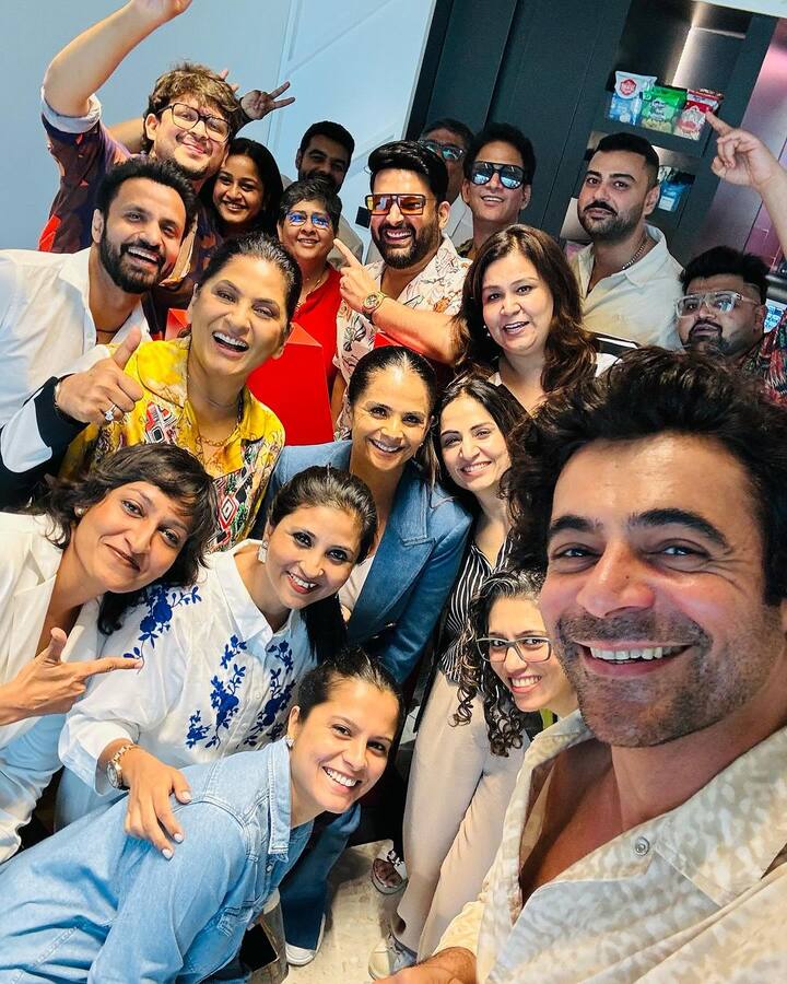 Ranbir Kapoor, Neetu Kapoor, Riddhima Kapoor Sahni were the guests on the first episode of the show.