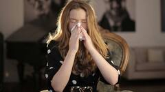 छींक आने पर क्यों बंद हो जाती​ है आंख? जान लीजिए जवाब