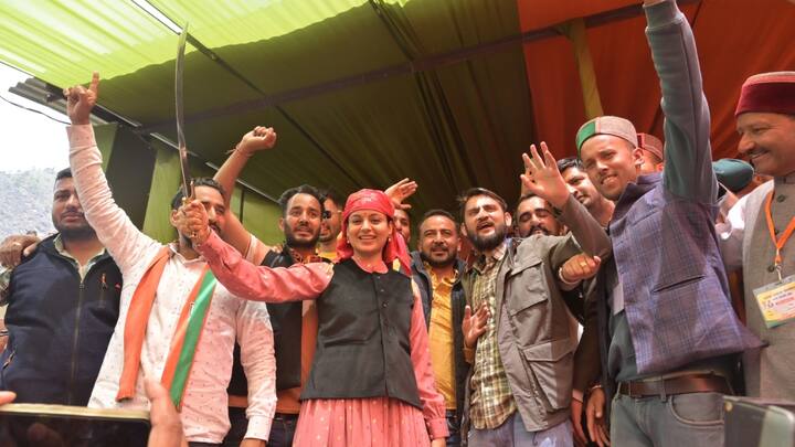 Himachal Lok Sabha Election: बीजेपी प्रत्याशी कंगना रनौत ने प्रचार के दौरान प्रीति जिंटा का जिक्र किया. उन्होंने प्रीति जिंटा से हुई मुलाकात को यादगार बताया. कंगना रनौत रामपुर में प्रचार कर रही थीं.