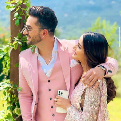 ਜਿੱਥੇ ਹਰ ਕੋਈ ਜੈਸਮੀਨ ਭਸੀਨ ਅਤੇ ਅਲੀ ਗੋਨੀ ਦੇ ਵਿਆਹ ਬਾਰੇ ਜਾਣਨ ਲਈ ਉਤਸ਼ਾਹਿਤ ਹੈ, ਉੱਥੇ ਹੀ ਅਲੀ ਗੋਨੀ ਨੇ ਹਾਲ ਹੀ ਵਿੱਚ ਆਪਣੇ ਵਿਆਹ ਬਾਰੇ ਇੱਕ ਵੱਡਾ ਸੰਕੇਤ ਦਿੱਤਾ ਹੈ।