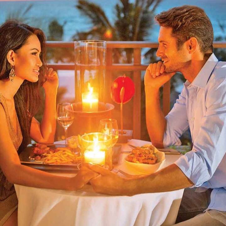 ਜੇਕਰ ਤੁਸੀਂ ਕਿਸੇ ਨੂੰ ਚੰਗੀ ਤਰ੍ਹਾਂ ਜਾਣਨਾ ਚਾਹੁੰਦੇ ਹੋ, ਤਾਂ ਡੇਟ 'ਤੇ ਜਾਣਾ ਇਸ ਲਈ ਵੀ ਬਹੁਤ ਕਾਰਗਰ ਸਾਬਤ ਹੋ ਸਕਦਾ ਹੈ। ਅੱਜ ਦੇ ਦੌਰ ਵਿੱਚ ਡੇਟਿੰਗ ਵੀ ਔਨਲਾਈਨ ਹੋ ਗਈ ਹੈ।