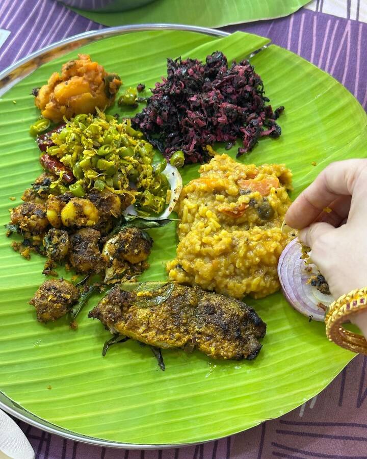 தயாரிப்பு நிறுவனம் சார்பாக கொடுக்கப்பட்ட மதிய உணவை போட்டோ எடுத்துள்ளார் தமன்னா...