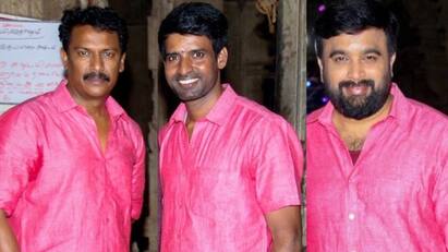 Actor Soori says sasikumar and samuthirakani encouraged him in his early films Actor Soori: என்னை வளர்த்துவிட்டது சசிகுமாரும் சமுத்திரகனியும்தான்.. மேடையில் பாசத்தை பொழிந்த நடிகர் சூரி