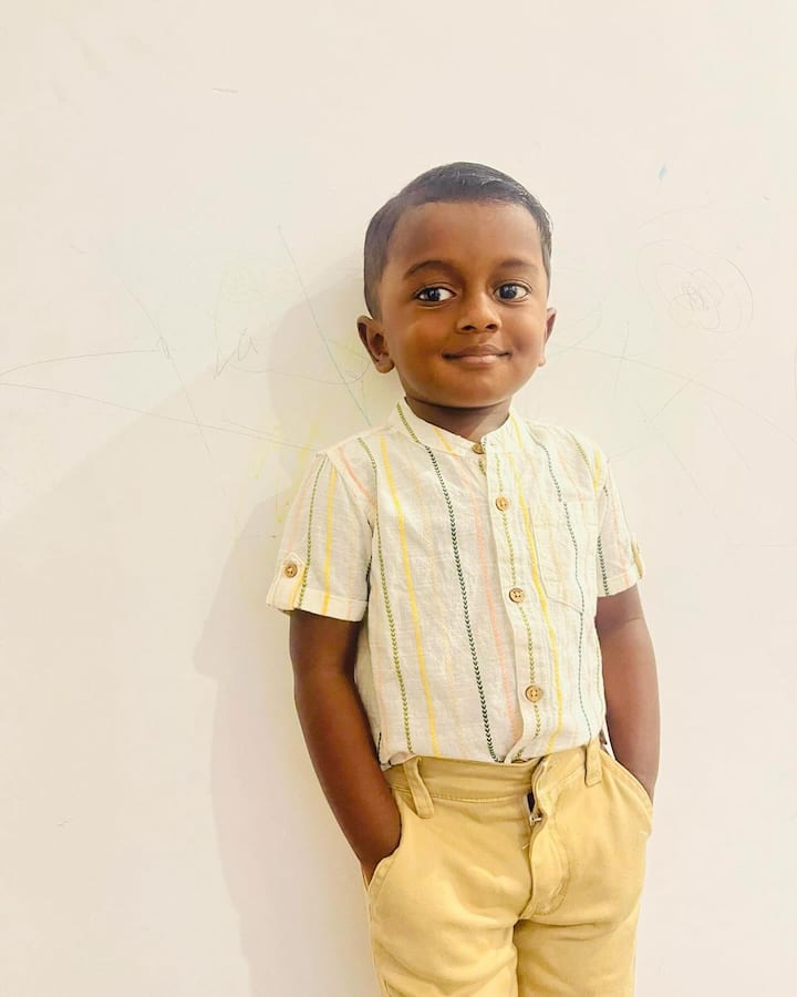 பார்பதற்கு, இயக்குநர் மாரி செல்வராஜ் போல இருக்கும் இந்த குழந்தையின் புகைப்படத்திற்கு பலரும் லைக்ஸ்களை குவித்து வருகின்றனர்.