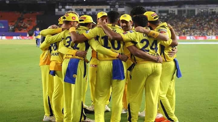 Apart from this, in the IPL 2015 season, Chennai Super Kings had scored 90 runs in the powerplay over of Mumbai Indians.  This is the sixth highest score in powerplay in IPL history.  (Photo credit- social media)