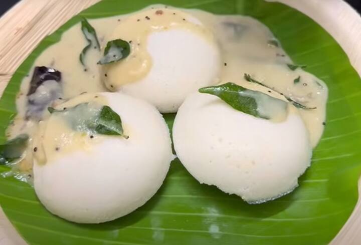 செய்முறை : முதலில் ஒரு பானில் எண்ணெய், வெங்காயம், பூண்டு, பச்சை மிளகாய் சேர்த்து வதக்கவும்.