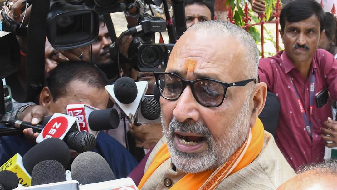 Giriraj Singh: 'तेजस्वी यादव ठीक ही कह रहे...', नेता प्रतिपक्ष की किस बात पर गिरिराज सिंह के मिल गए सुर? BJP leader Giriraj Singh statement on RJD leader Tejashwi Yadav statement regarding Purnia Giriraj Singh: 'तेजस्वी यादव ठीक ही कह रहे...', नेता प्रतिपक्ष की किस बात पर गिरिराज सिंह के मिल गए सुर?