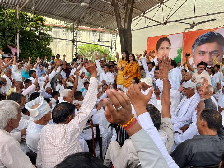 किरण चौधरी ने एक्स पर लिखा, ''पार्टी का फैसला सर्वोपरि! आज भिवानी निवास में आए ऊर्जावान और कर्मठ कार्यकर्ताओं से भेंट की.''