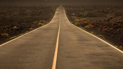 Road Markings and Signages: যেতে আসতে চোখে পড়ে সারাক্ষণ, রাস্তার এই দাগগুলির অর্থ জানেন?