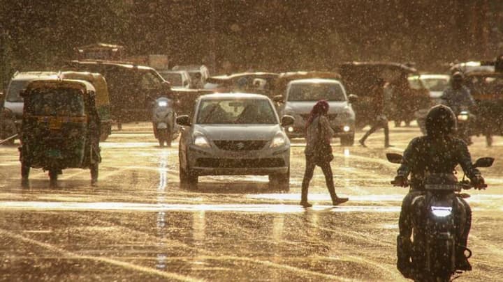 पंजाब में बारिश और मेघ गर्जना के साथ 30-40 किमी प्रति घंटे की रफ्तार से तेज हवाएं चलने वाली हैं. हरियाणा, राजस्थान, पश्चिमी उत्तर प्रदेश में 27 अप्रैल को बारिश और बूंदाबांदी के साथ तेज हवाएं चल सकती हैं. मध्य प्रदेश, मध्य महाराष्ट्र, दक्षिण-पूर्व राजस्थान और पूर्वी गुजरात में भी छिटपुट बारिश हो सकती है.