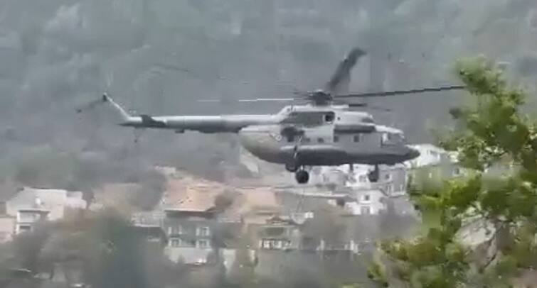 Uttarakhand Nainital Forests Fire water is being poured from Air Force helicopter ann Uttarakhand News: नैनीताल के जंगलों में भीषण आग, वायु सेना की मदद से आग पर पाया जा रहा है काबू