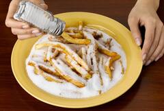 Salt: વધુ પડતા મીઠાનું સેવન સ્વાસ્થ્ય માટે હાનિકારક, જાણો શું થઈ શકે છે સમસ્યા