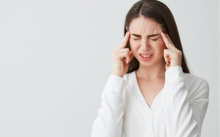 ਗਰਮੀ ਦਾ ਪ੍ਰਭਾਵ: ਉੱਚ ਤਾਪਮਾਨ ਦਾ ਸਿੱਧਾ ਸੰਪਰਕ ਸਾਡੇ ਸਰੀਰ ਦੇ ਤਾਪਮਾਨ ਨੂੰ ਵਧਾ ਸਕਦਾ ਹੈ, ਜਿਸ ਨਾਲ ਹੀਟ ਸਟ੍ਰੋਕ ਜਾਂ ਹੀਟ ਐਕਸਹੋਸਟੇਸ਼ਨ ਦਾ ਖਤਰਾ ਵਧ ਸਕਦਾ ਹੈ। ਇਸ ਨਾਲ ਸਿਰਦਰਦ ਵੀ ਹੋ ਸਕਦਾ ਹੈ।