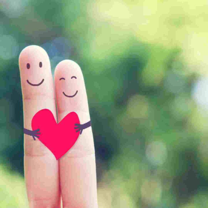 ਇੱਕ ਸੱਚਾ ਪਿਆਰ ਕਰਨ ਵਾਲਾ ਵਿਅਕਤੀ ਤੁਹਾਨੂੰ ਬੁਰੀਆਂ ਸਥਿਤੀਆਂ ਵਿੱਚ ਵੀ ਨਹੀਂ ਛੱਡੇਗਾ। ਉਹ ਤੁਹਾਡੀ ਸਮੱਸਿਆ ਨੂੰ ਆਪਣੀ ਸਮਝੇਗਾ ਅਤੇ ਤੁਹਾਨੂੰ ਇਸ ਵਿੱਚੋਂ ਕੱਢਣ ਦੀ ਪੂਰੀ ਕੋਸ਼ਿਸ਼ ਕਰੇਗਾ। ਇਸ ਦੀ ਬਜਾਏ ਜੇਕਰ ਤੁਹਾਡਾ ਪਾਰਟਨਰ ਤੁਹਾਨੂੰ ਸੱਚਾ ਪਿਆਰ ਨਹੀਂ ਕਰਦਾ ਤਾਂ ਤੁਹਾਡੀ ਛੋਟੀ ਤੋਂ ਛੋਟੀ ਗਲਤੀ 'ਤੇ ਵੀ ਉਹ ਤੁਰੰਤ ਤੁਹਾਡੇ 'ਤੇ ਗੁੱਸੇ ਹੋ ਸਕਦਾ ਹੈ।