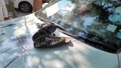सांगली : ओबीसी बहुजन पार्टीचे उमेदवार प्रकाश अण्णा शेंडगेंच्या गाडीला अज्ञातांकडून चप्पलचा हार