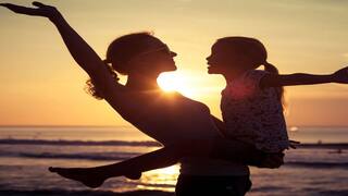 7 વર્ષની બાળકીએ માતાને આપઘાત કરતાં બચાવી, ગુજરાતની છે ઘટના