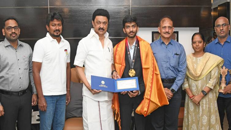 Candidates Champion Gukesh received 75 lakh Rs for FIDE candidates series win from Tamil Nadu CM உலக சாதனை படைத்த குகேஷ்.. சர்ப்ரைஸ் கொடுத்த தமிழ்நாடு முதலமைச்சர் ஸ்டாலின்.. வாவ்!
