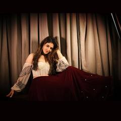 Priyanka Jawalkar: ప్రియాంక జవాల్కర్‌ స్టన్నింగ్‌ లుక్‌ - అందాల ఆరబోతతో మతిపోగోడుతున్న తెలుగు అందం!