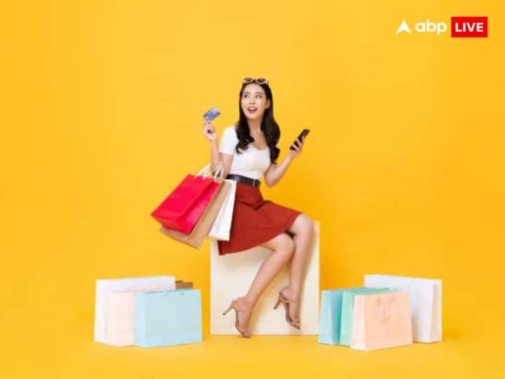 3 मूलांक वालों को हमेशा अपने खर्चों पर कंट्रोल रखने की जरूरत है. 3 मूलांक वाले लोगों के पास पैसे की कमी नहीं होती , लेकिन यह लोग भविष्य के बारे में बिना सोचे समझें अपने पैसे को खर्च करते रहते हैं. कई बार कर्ज तक लेने की स्थिति आ जाती है.