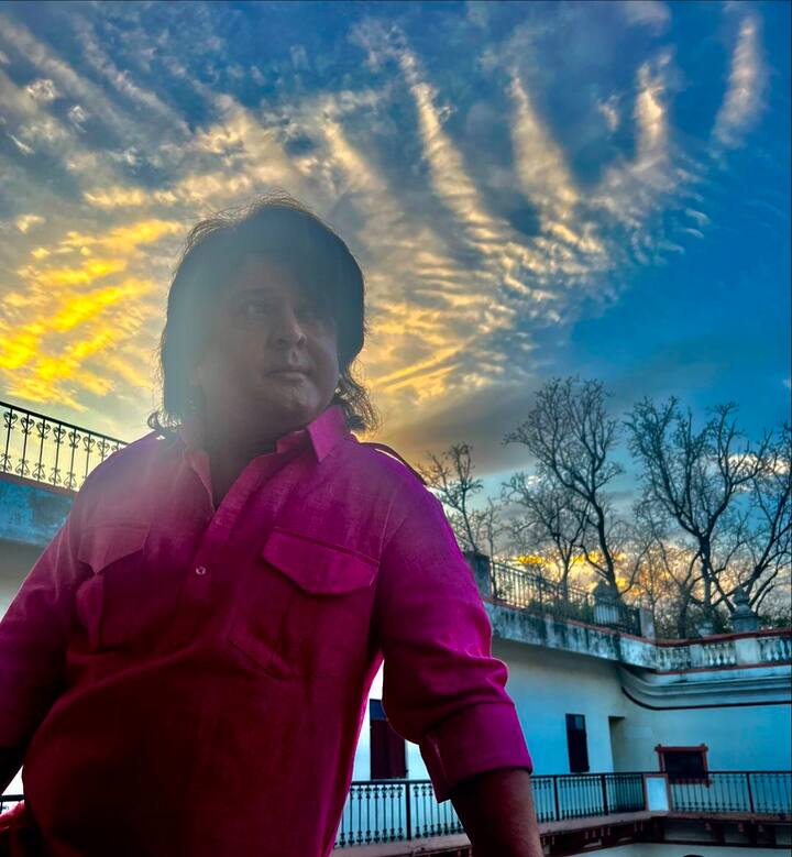 रिपोर्ट्स के मुताबिक एक्टर और कॉमेडियन अली असगर को जेठालाल के रोल के लिए संपर्क किया गया था. हालांकि किसी कारण से उन्होंने इस ऑफर को ठुकरा दिया था. अली 'कहानी घर घर की' में कमल और 'द कपिल शर्मा शो' में दादी की भूमिका निभाने के लिए प्रसिद्ध हैं.