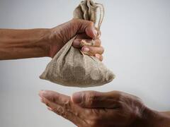 Garuda Purana: कंगाल को भी करोड़पति बना सकती है आपकी ये 5 आदत, गुरुड़ पुराण में छिपा है इसका राज