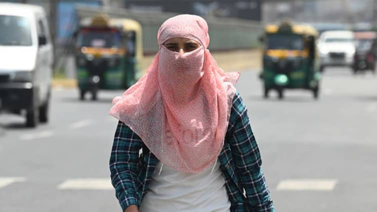 Bengaluru records 38 degree Celsius temperature 2nd highest in 8 years కుతకుత ఉడికిపోతున్న బెంగళూరు, 8 ఏళ్లలో ఎప్పుడూ చూడనంత ఎండలు