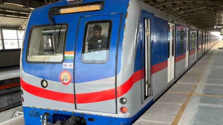 রুবি থেকে বেলেঘাটা পর্যন্ত ৪.৩৯ কিলোমিটার অংশের মেট্রোর সম্প্রসারণের কাজও শেষ হয়েছে।