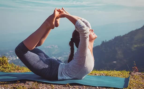 4 yoga poses to improve digestion stomach   પાચન તંત્રને મજબૂત બનાવે છે આ 4 યોગાસન, શરીરમાં થશે આ અદભૂત ફાયદાઓ