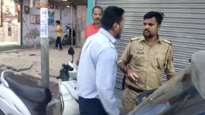 UP News Inspector slaps car driver in Gorakhpur video goes viral on Social Media Watch Video Ann Gorakhpur News: दरोगा ने कार ड्राइवर को मारा थप्पड़, फिर पुलिस और युवक का हाई वोल्टेज ड्रामा, वीडियो वायरल