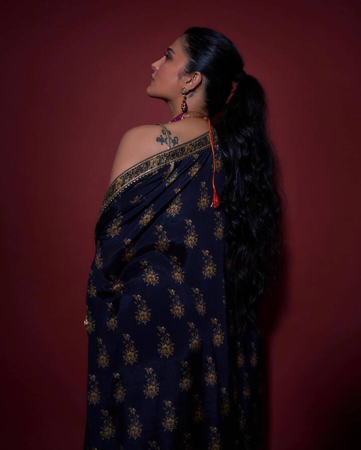 पण तिचं तेही नातं फार काळ टिकलं नाही. पण शंतनू आणि तिच्या नात्याविषयी ओरीच्या एका कमेंटमुळे बरीच चर्चा झाली होती. ऑरीने रेडिट या प्लॅटफॉर्मवर एका चाहत्याच्या प्रश्नाचे उत्तर देताना शंतनूचा नवरा असा उल्लेख केला होता. त्यामुळे त्यांच्या अफेअरच्या चर्चांना आणखी उधाण आलं होतं. (फोटो :shrutzhaasan/IG)