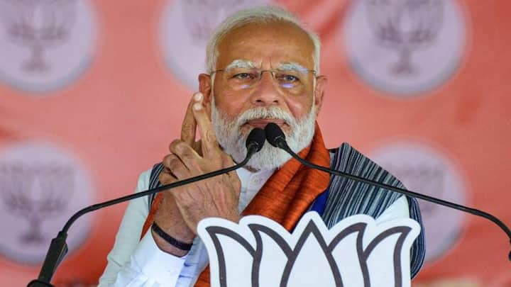 Lok Sabha Elections 2024 PM Modi Attack On Rahul Gandhi Over Remark On Rajput Community Lok Sabha Elections 2024: 'शहजादे में नवाबों के खिलाफ बोलने की ताकत नहीं', राजपूतों पर राहुल गांधी के बयान पर पीएम मोदी ने घेरा