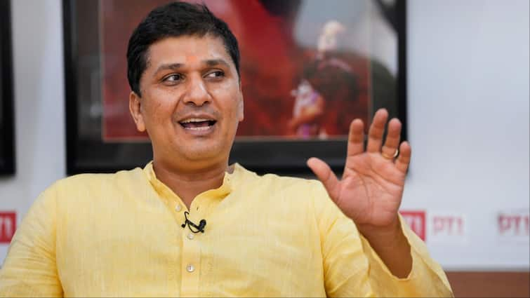 Saurabh Bhardwaj Reaction on Arvinder Singh Lovely Resignation from Congress Chief Post Claims to Join BJP अरविंदर सिंह लवली के इस्तीफे पर सौरभ भारद्वाज ने खड़ा किया सनसनीखेज सवाल, 'क्या बीजेपी बदलेगी उम्मीदवार?'