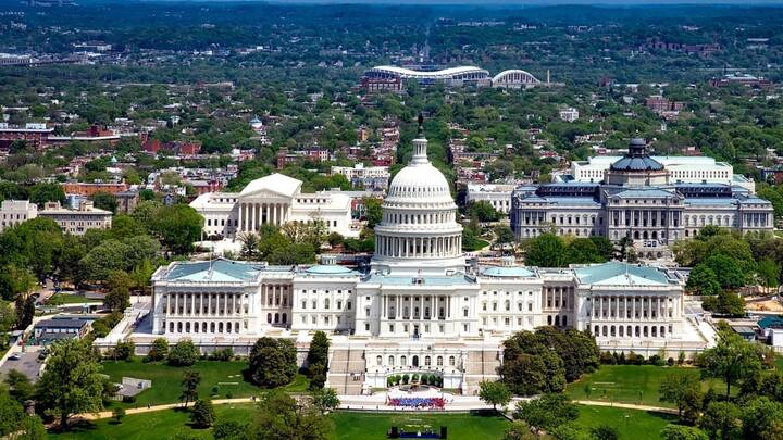 এই ভয় এবং আতঙ্কের সুযোগ নিয়েই ভোটের ময়দানে নমেন আলেকজান্ডার। জয়ী হলে দক্ষিণে দেশের রাজধানী হবে বলে ঘোষণা করেন। শেষ পর্যন্ত ভার্জিনিয়া এবং মেরিল্যান্ডের মধ্যবর্তী অনুন্নত এলাকা, ওয়াশিংটন ডিসি-কে রাজধানী ঘোষণা করা হয়। পিক্সাবে