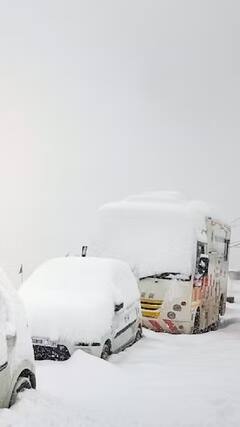 जम्मू कश्मीर में बर्फबारी में फंसे 35 वाहनों को किया गया रेस्क्यू | shorts