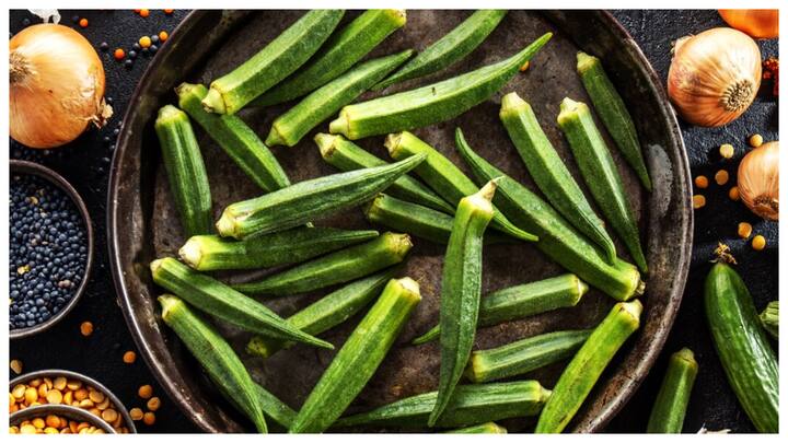 How Does Okra Water Help With Weight Loss?  Rich in fiber: Okra water contains a lot of fiber, which helps keep the stomach full.  With this, you eat less food and lose weight.