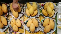 Mango Seed Benefits :जाणून घ्या आंबाच नाही तर त्याच्या कोयीतही दडलेले आहेत असंख्य फायदे!