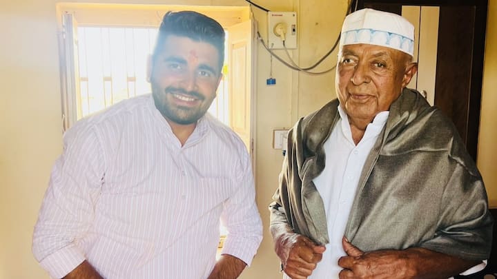 Ravindra Singh Bhati Meets Suspended Congress Leader Amin Khan Shares Photo amid Lok Sabha Elections 2024 कांग्रेस से सस्पेंड किए गए अमीन खान से मिले रविंद्र सिंह भाटी, कह दी ये बड़ी बात