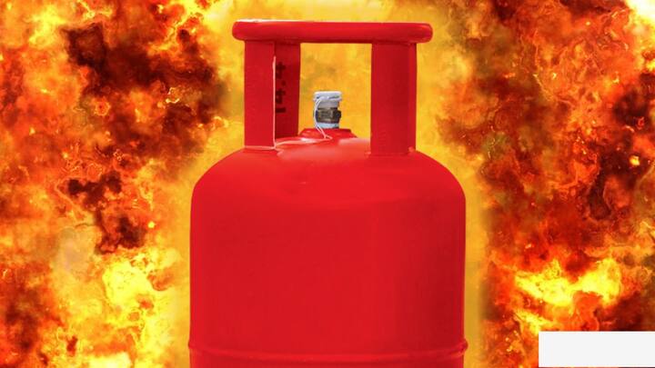 घरों में एलपीजी सिलेंडर का इस्तेमाल करते वक्त खास ध्यान रखना पड़ता है. अक्सर ऐसी खबरें देखने को मिलती है कि लोगों के किचन में रखा हुआ एलजी सिलेंडर ब्लास्ट हो गया.